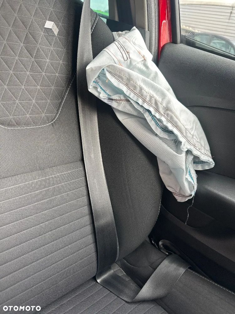Renault Clio - 19