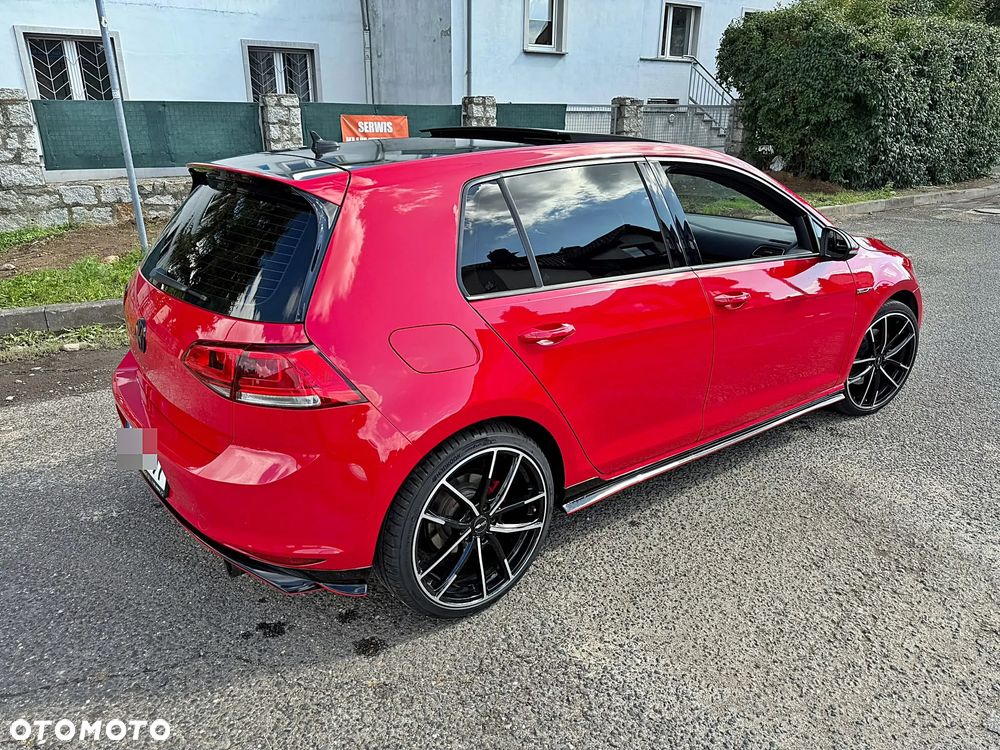 Volkswagen Golf - 6