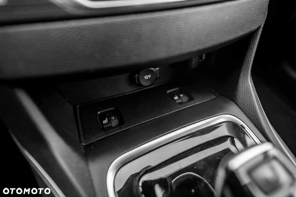 Peugeot 308 BlueHDi 130 EAT8 Allure - 32