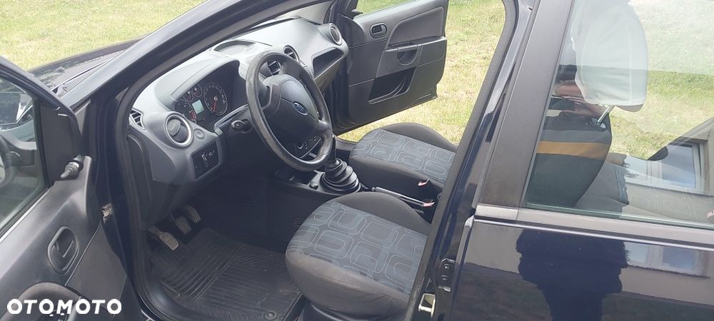 Ford Fiesta - 6