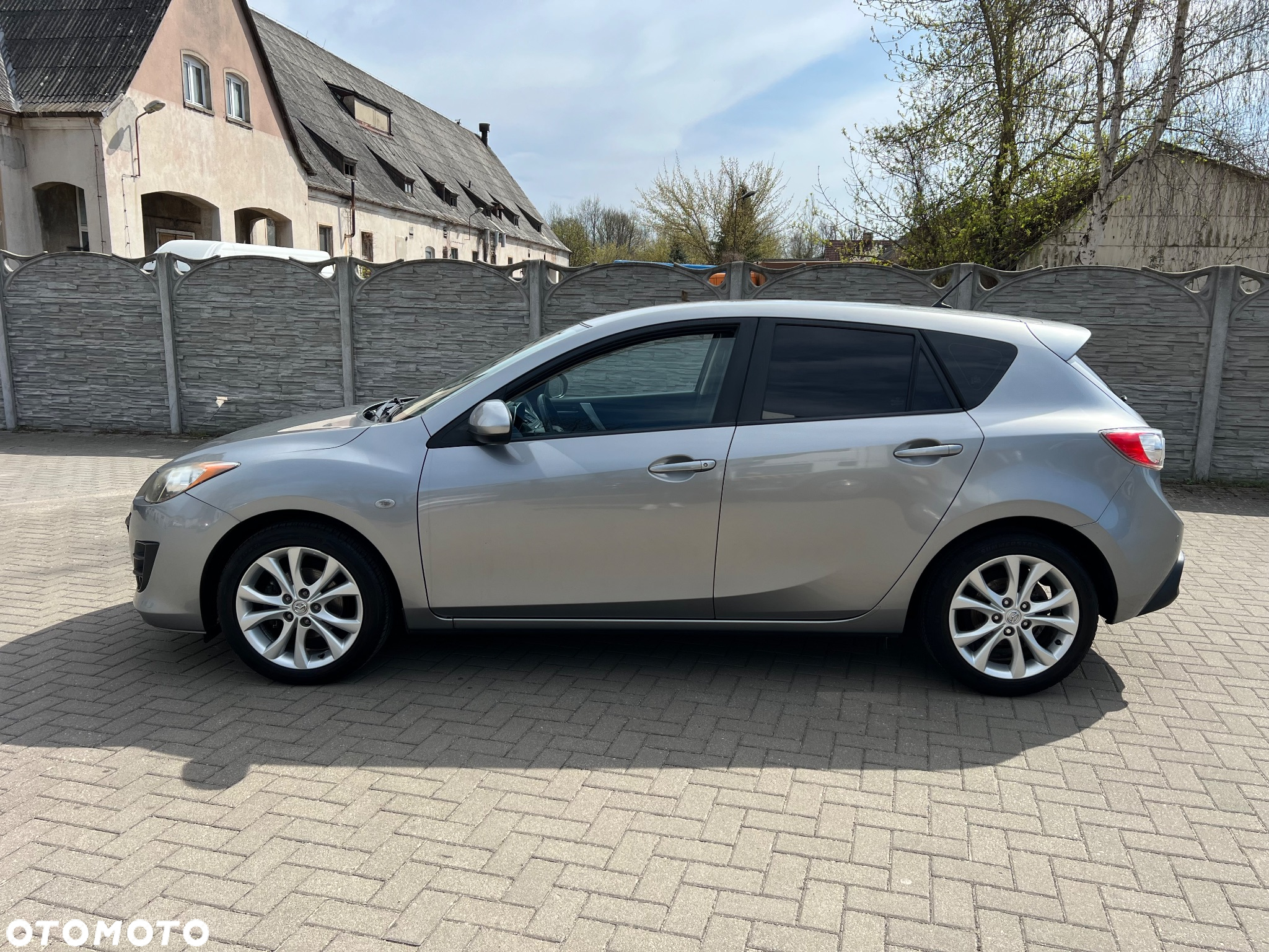 Mazda 3 1.6 Active + - 4