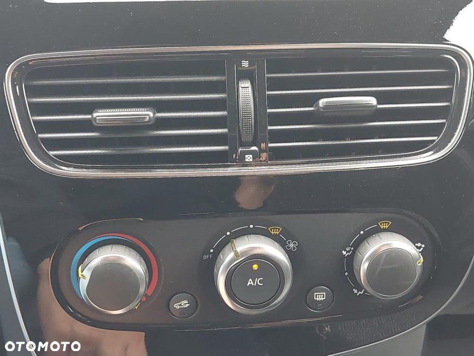 Renault Clio - 25