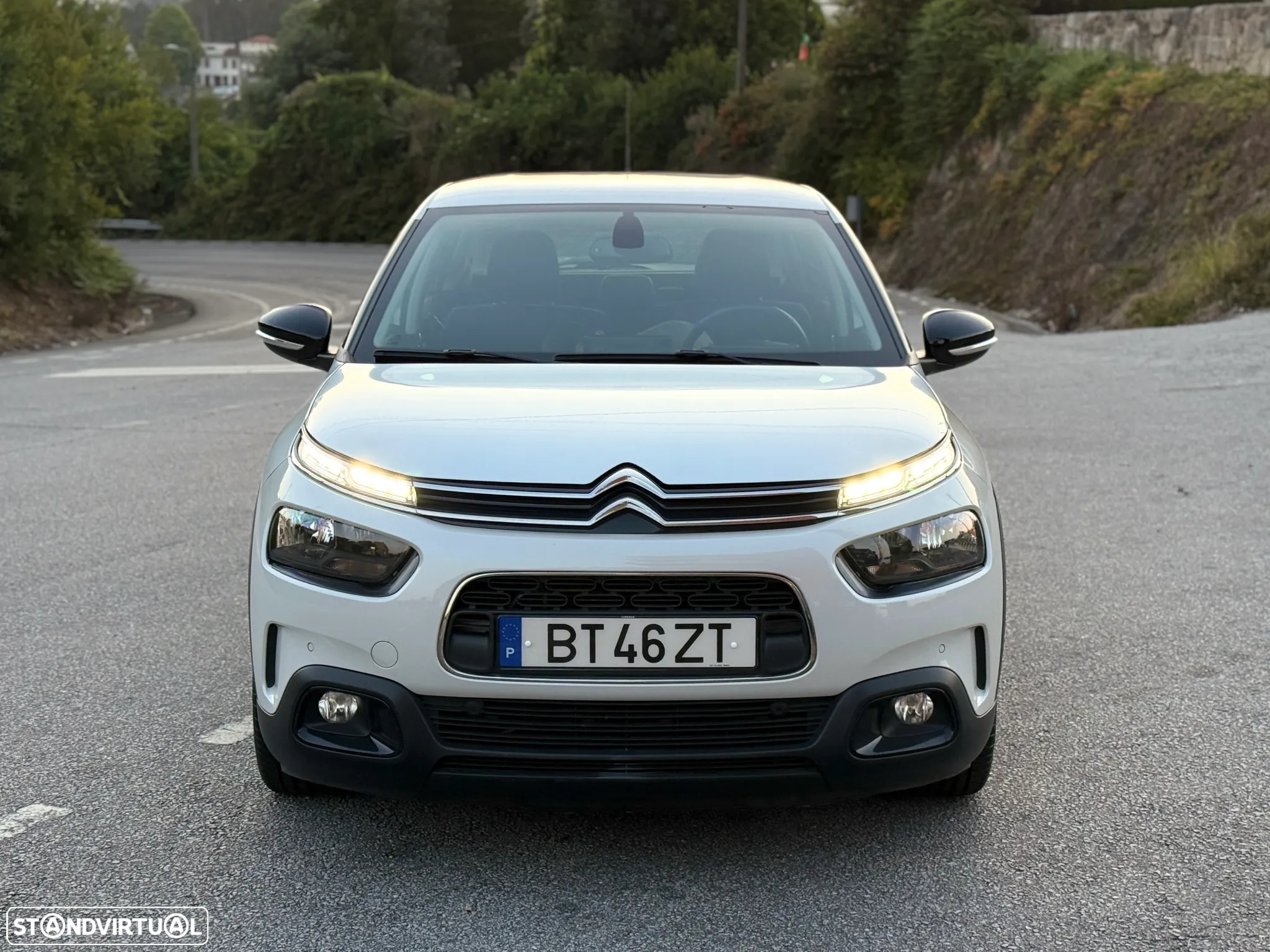 Citroën C4 Cactus 1.2 PureTech Shine EAT6 - 2