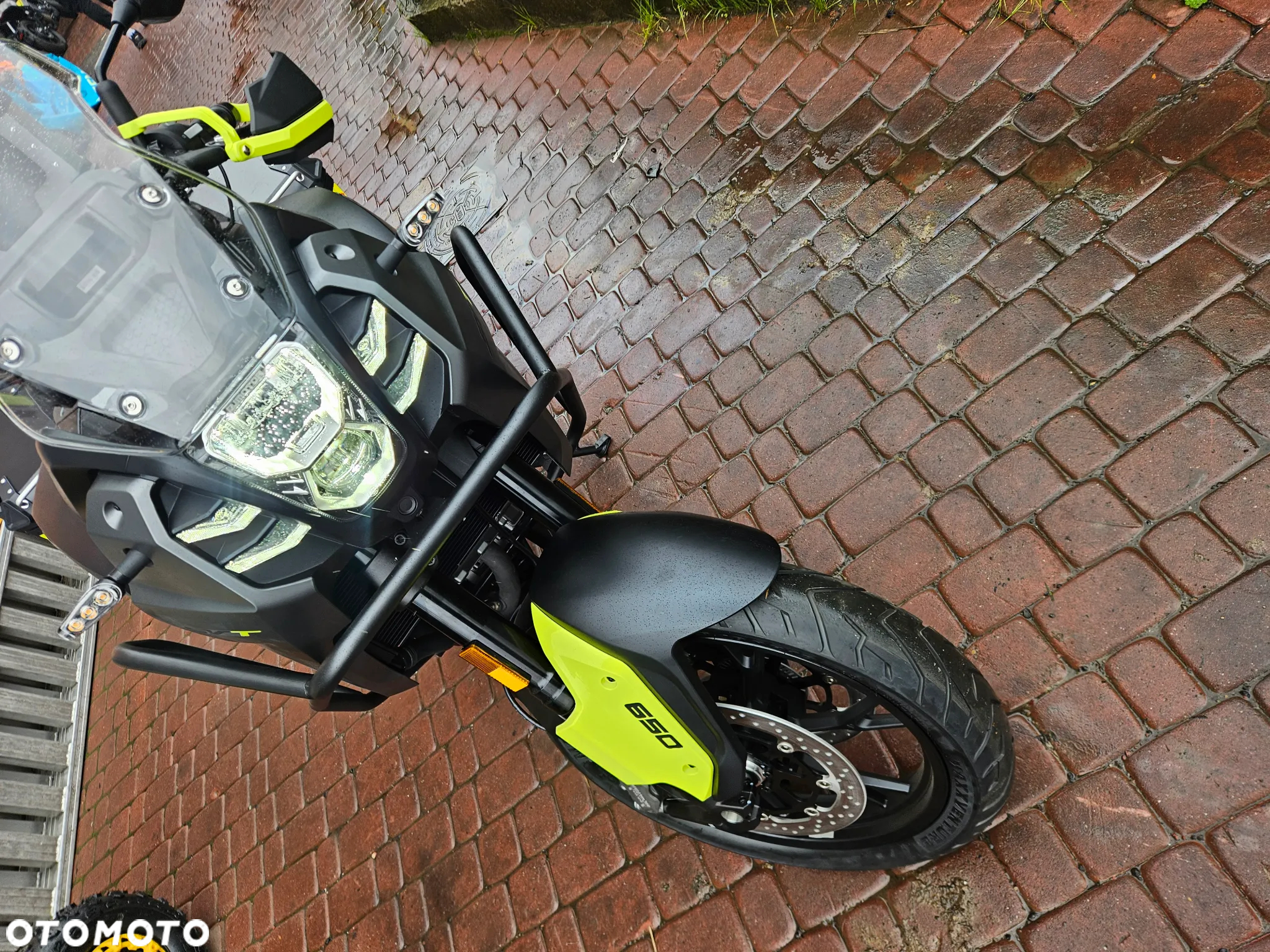 QJMOTOR SVT 650 - 5