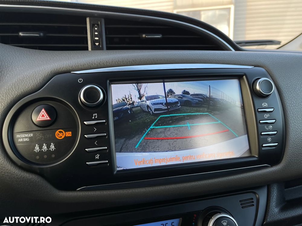 Toyota Yaris 1.5 VVT-i HSD Active - 13