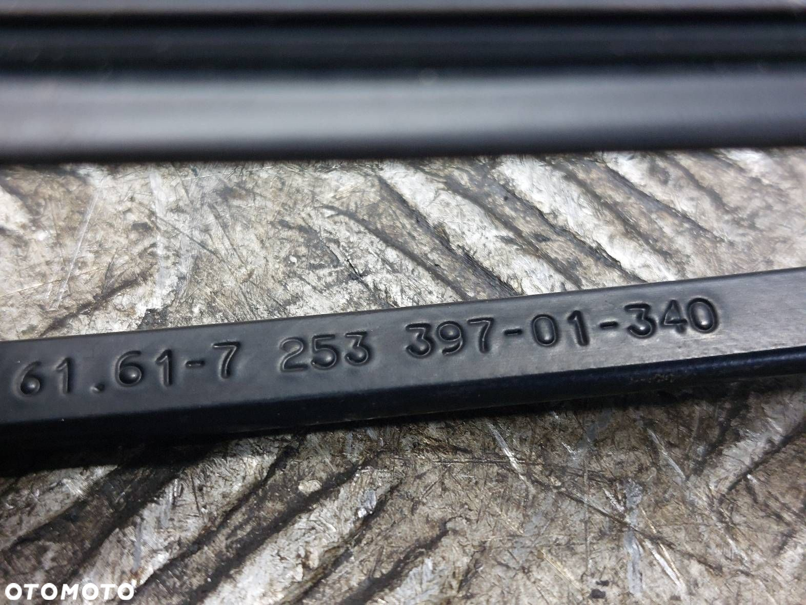 RAMIĘ WYCIERACZKI LEWY + PRAWY PRZÓD BMW E90 2.0 D 7253386 7253397 - 6