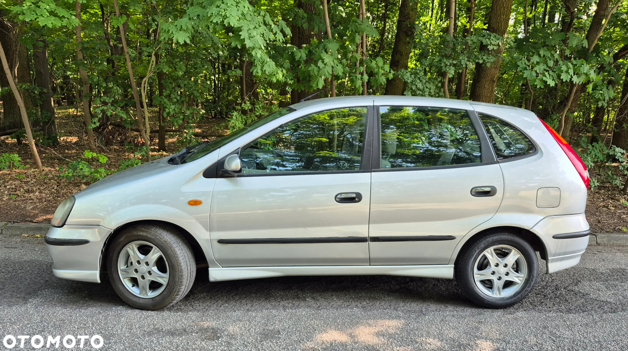 Nissan Almera Tino 2.2 DI - 4
