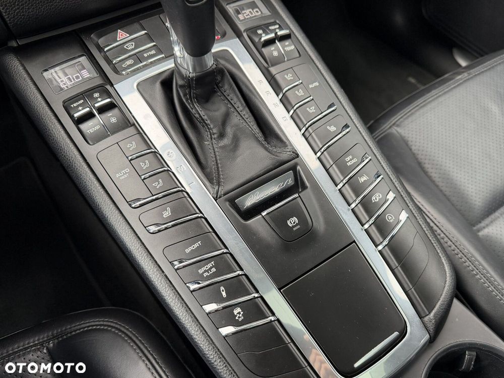 Porsche Macan - 36