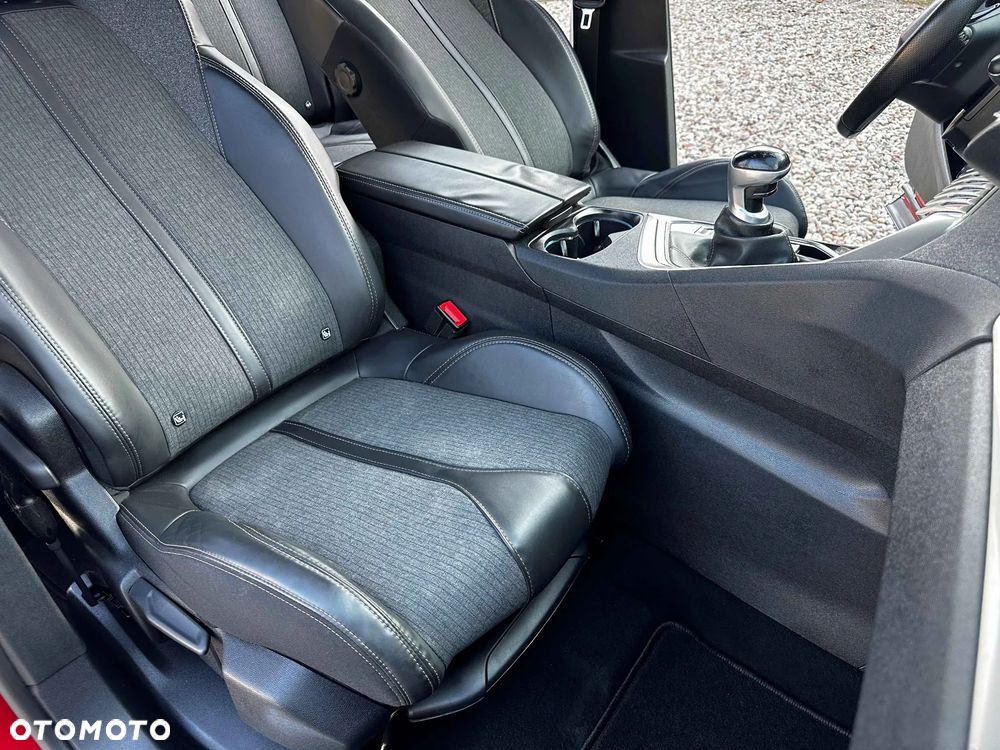Peugeot 3008 - 24