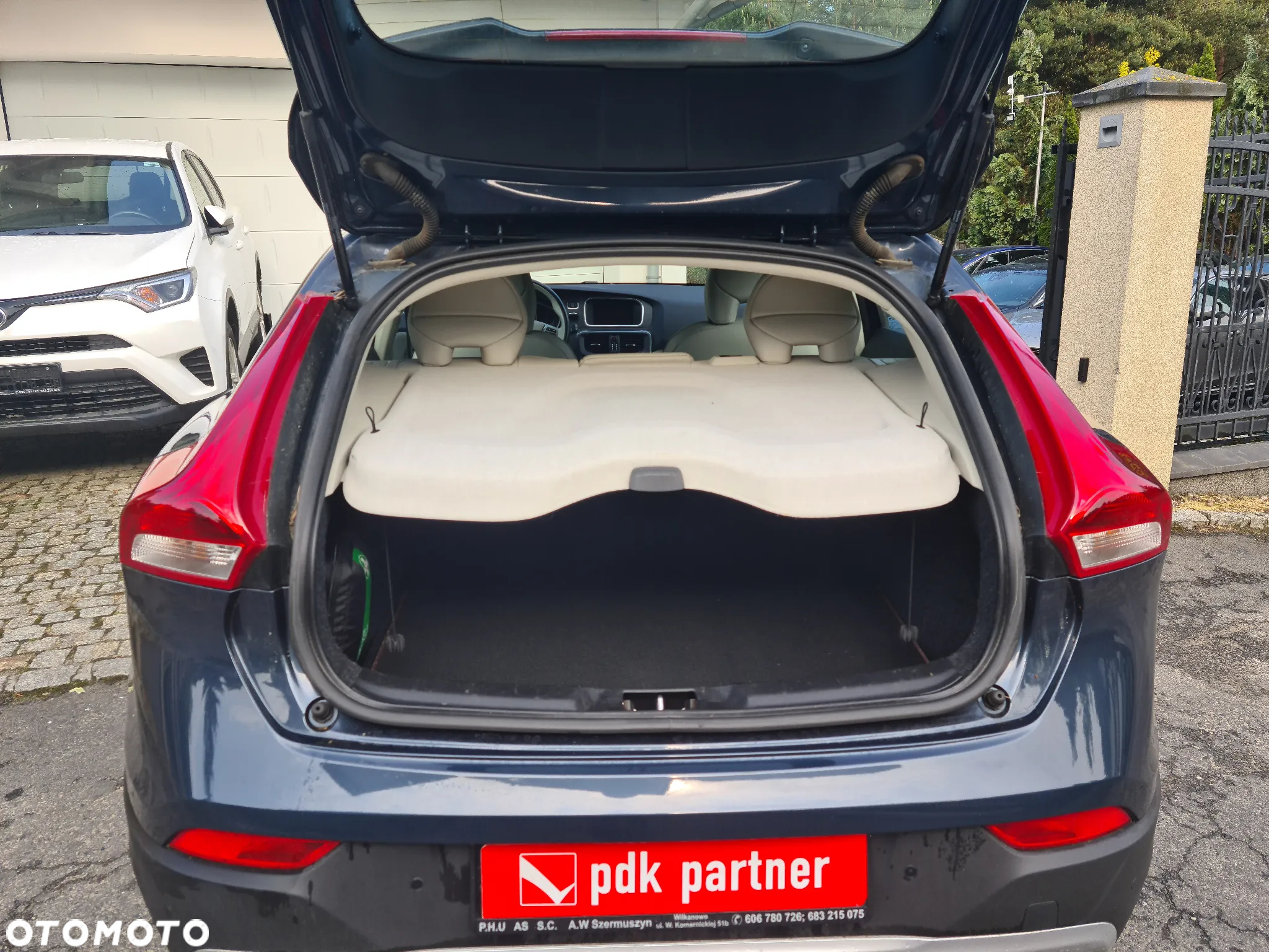 Volvo V40 D2 Drive-E R-Design Momentum - 39
