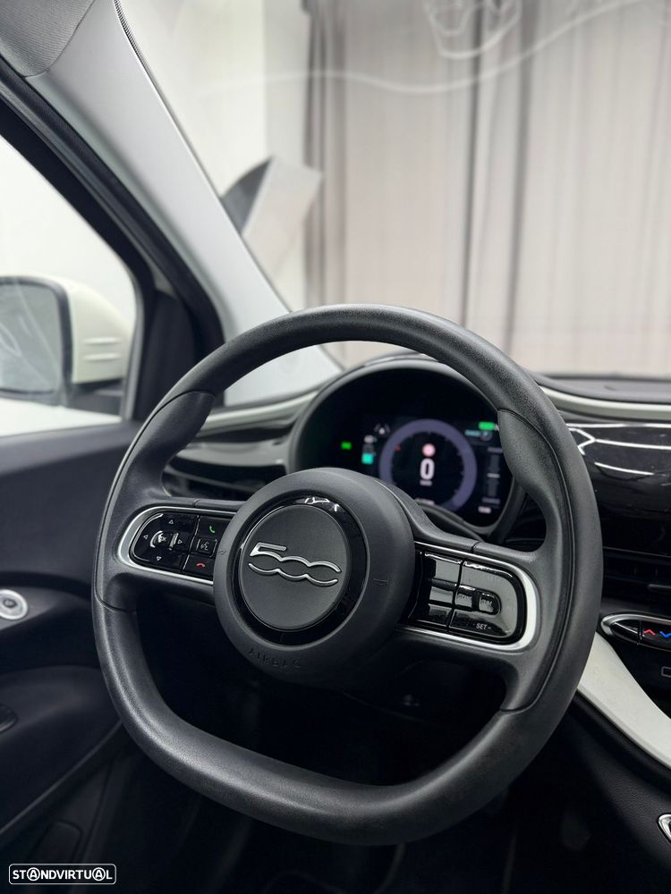 Fiat 500e Action - 17