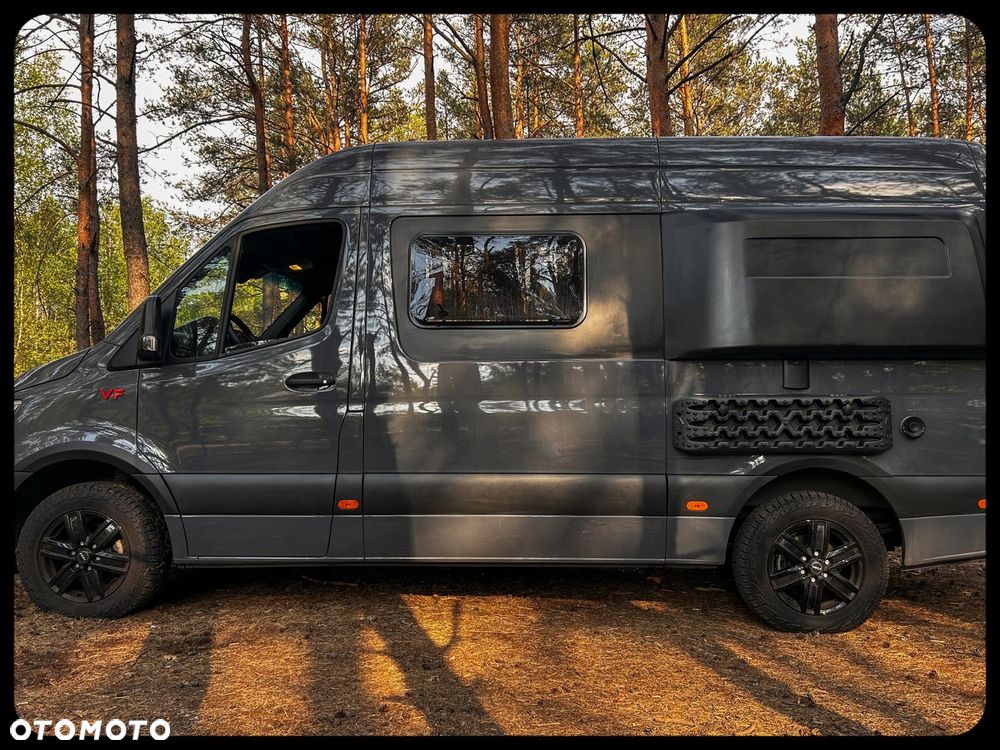 Mercedes-Benz Sprinter - 2