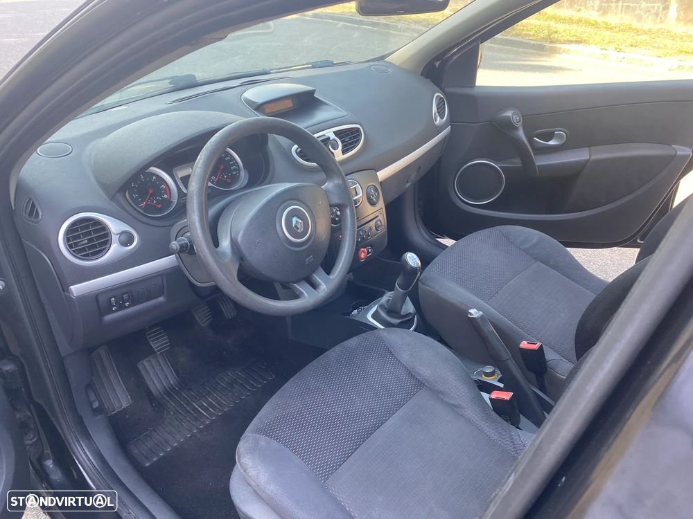 Renault Clio Break 1.5 dCi Dynamique S - 12