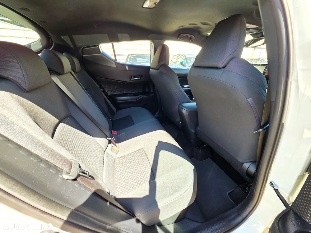 Toyota C-HR Business-Edition - 17