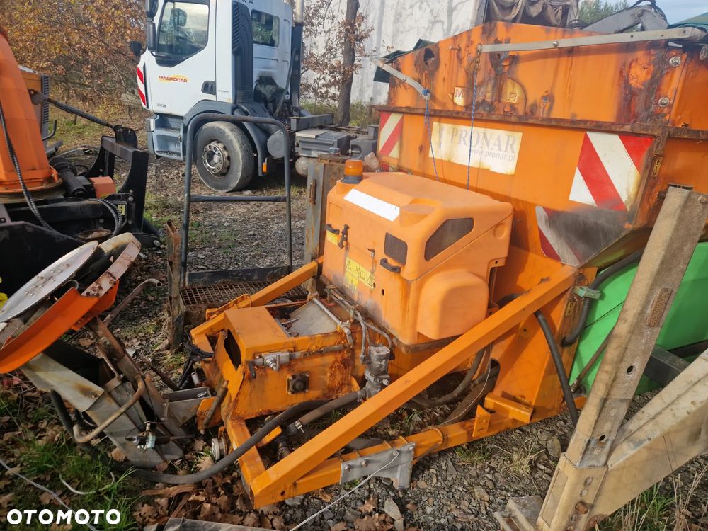 Posypywarka Piaskarka Solarka Pronar TAŚMA Diesel - 5