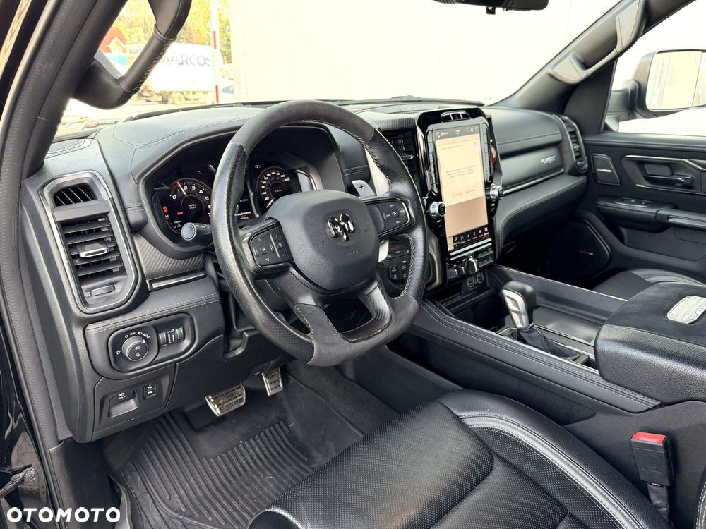 Dodge RAM - 16