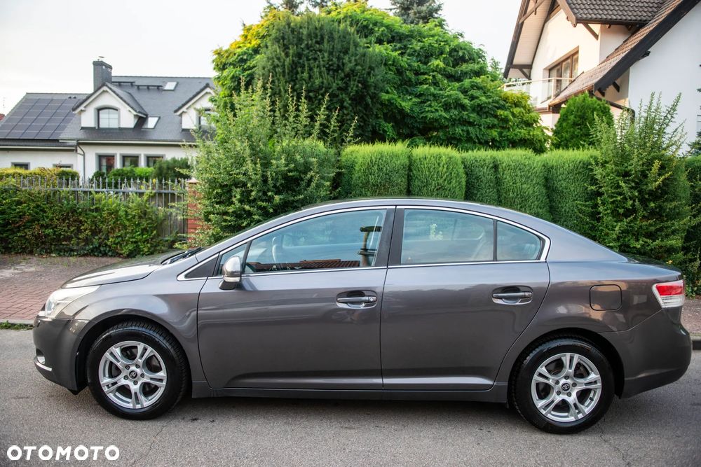 Toyota Avensis Touring Sports 1.8 Comfort - 11