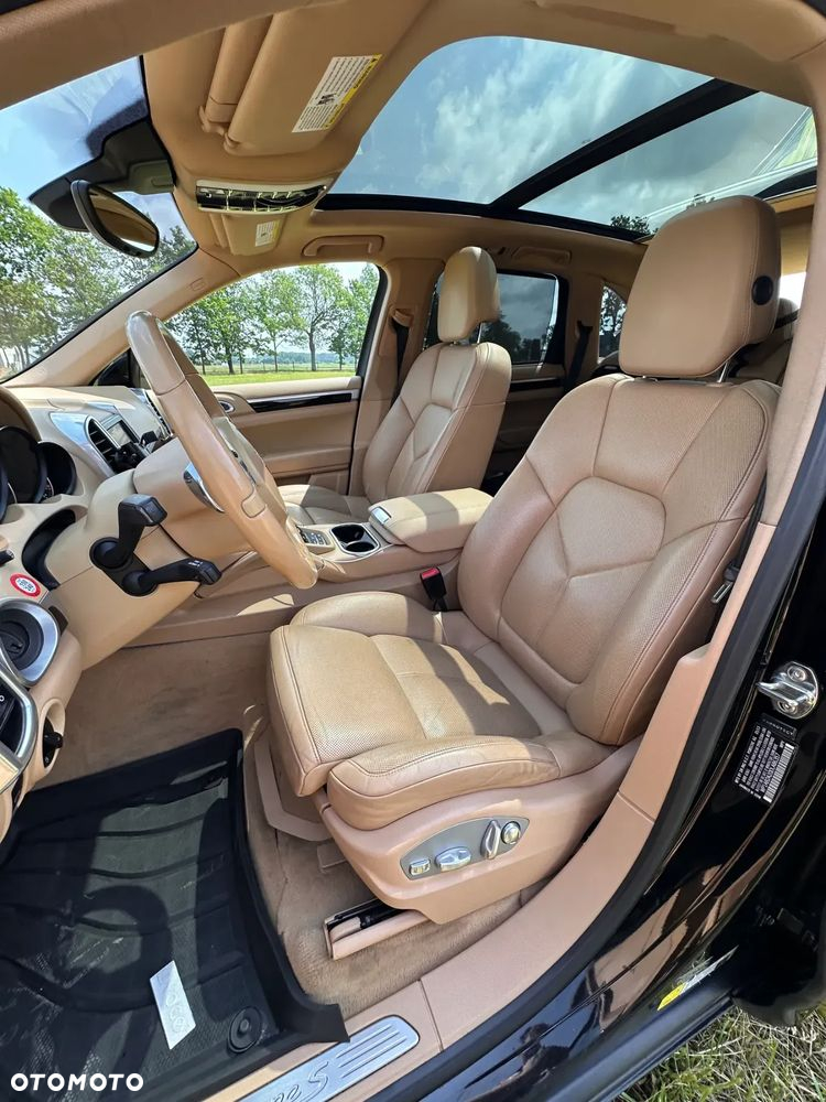 Porsche Cayenne S - 23