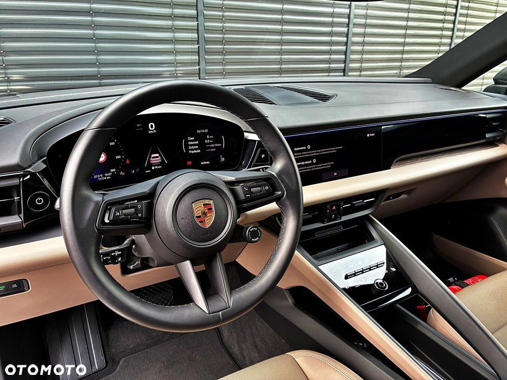 Porsche Macan - 25