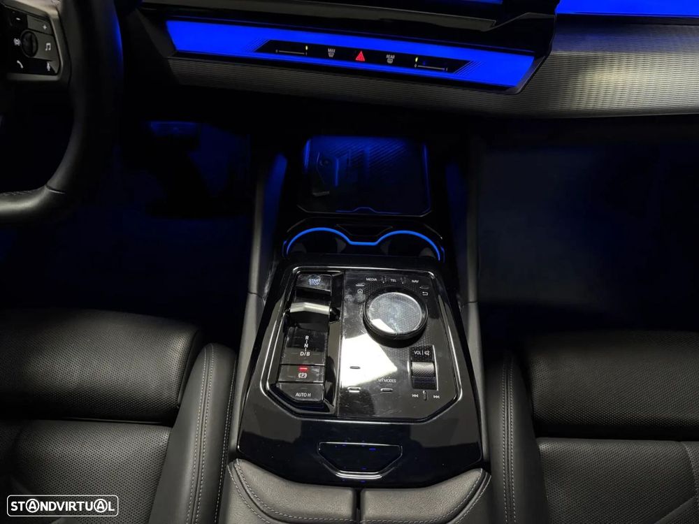 BMW i5 xDrive40 Pack Desportivo M Pro - 38