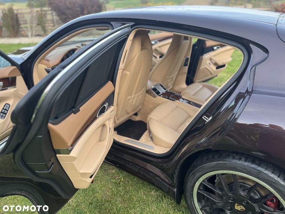 Porsche Panamera Turbo - 18