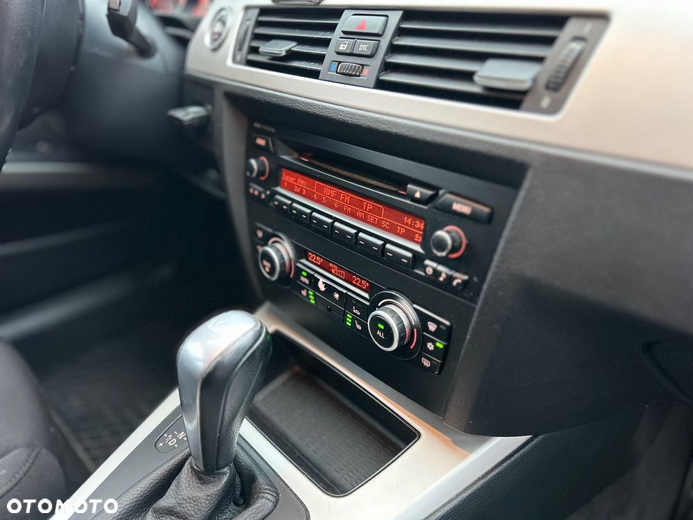 BMW Seria 3 320d DPF - 16