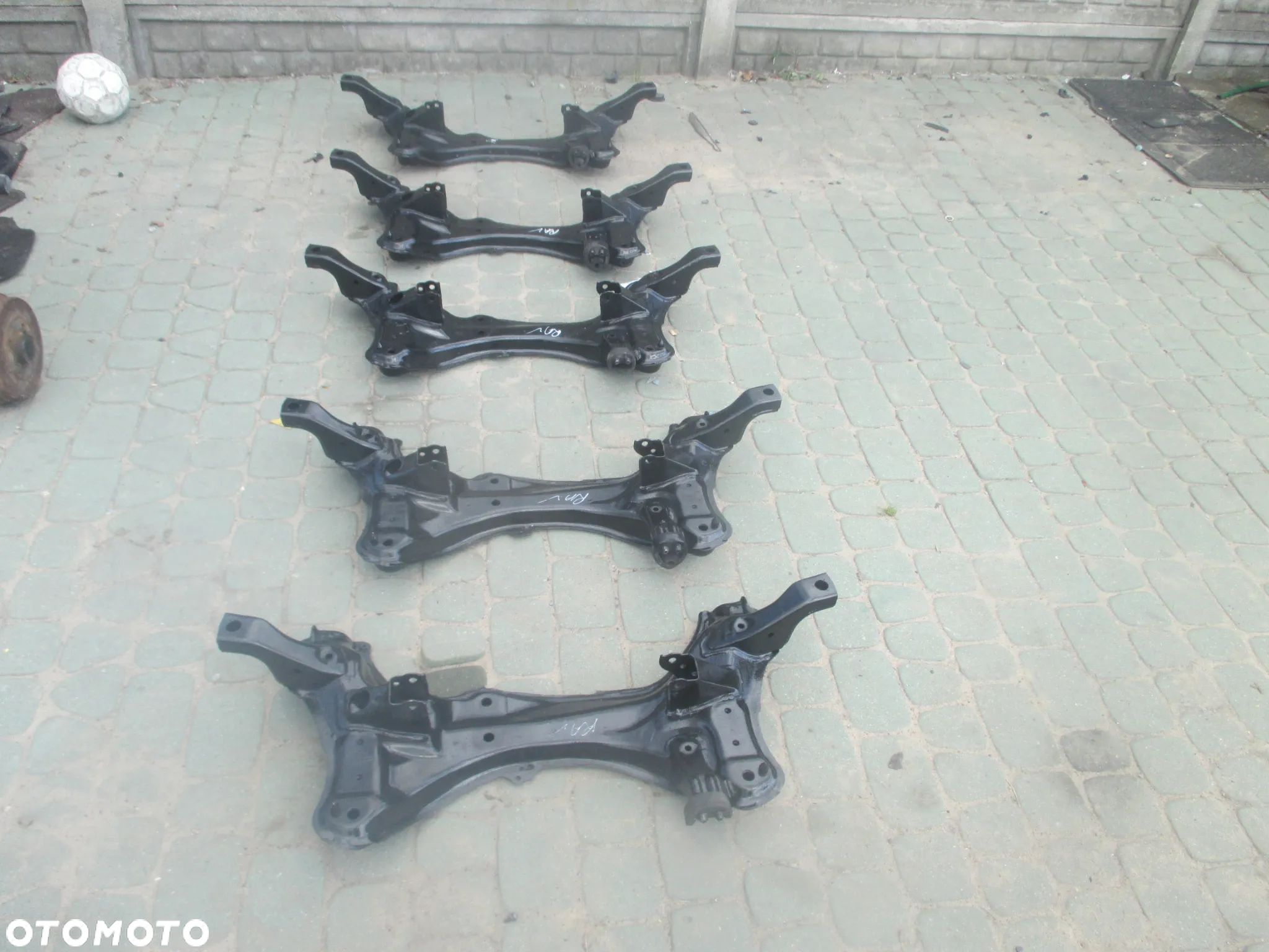 sanki trawersa toyota Rav 4 - 1