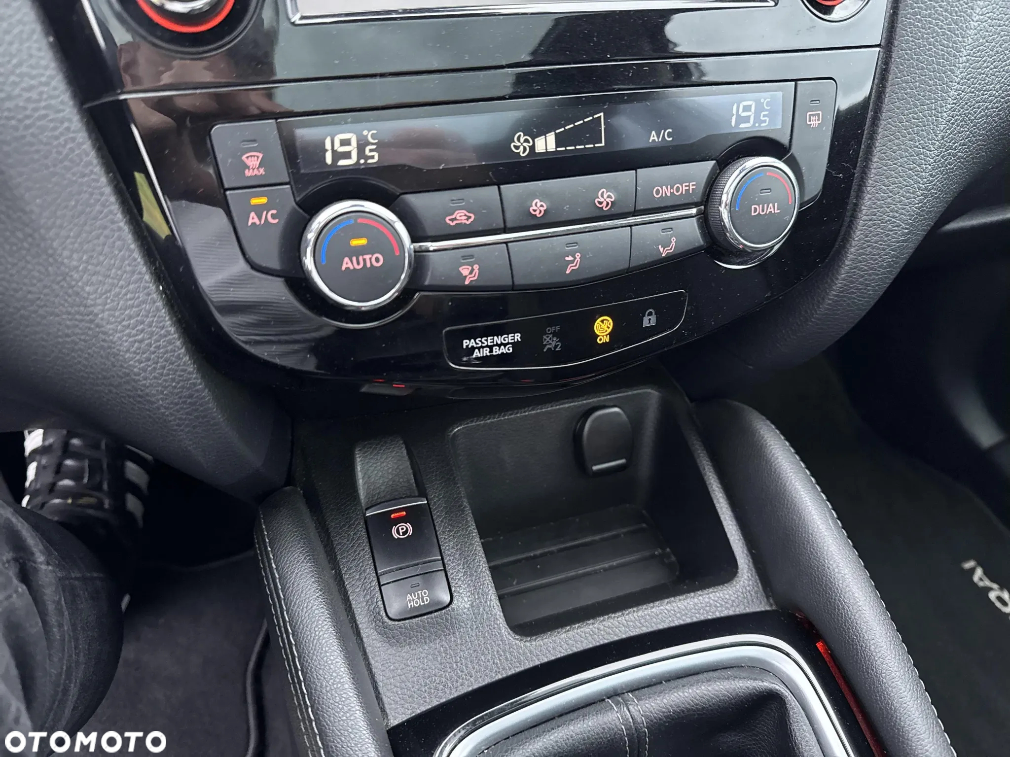 Nissan Qashqai 1.3 DIG-T N-Connecta - 17