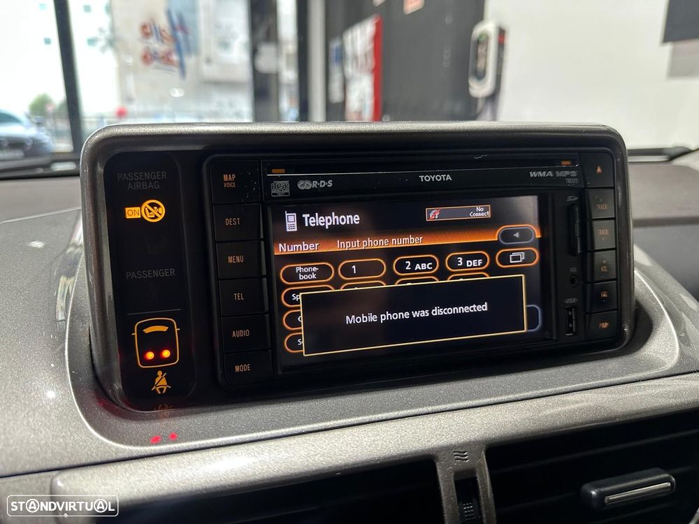 Toyota iQ 1.4 D-4D 2 EP+NAVI+Bluetooth - 27