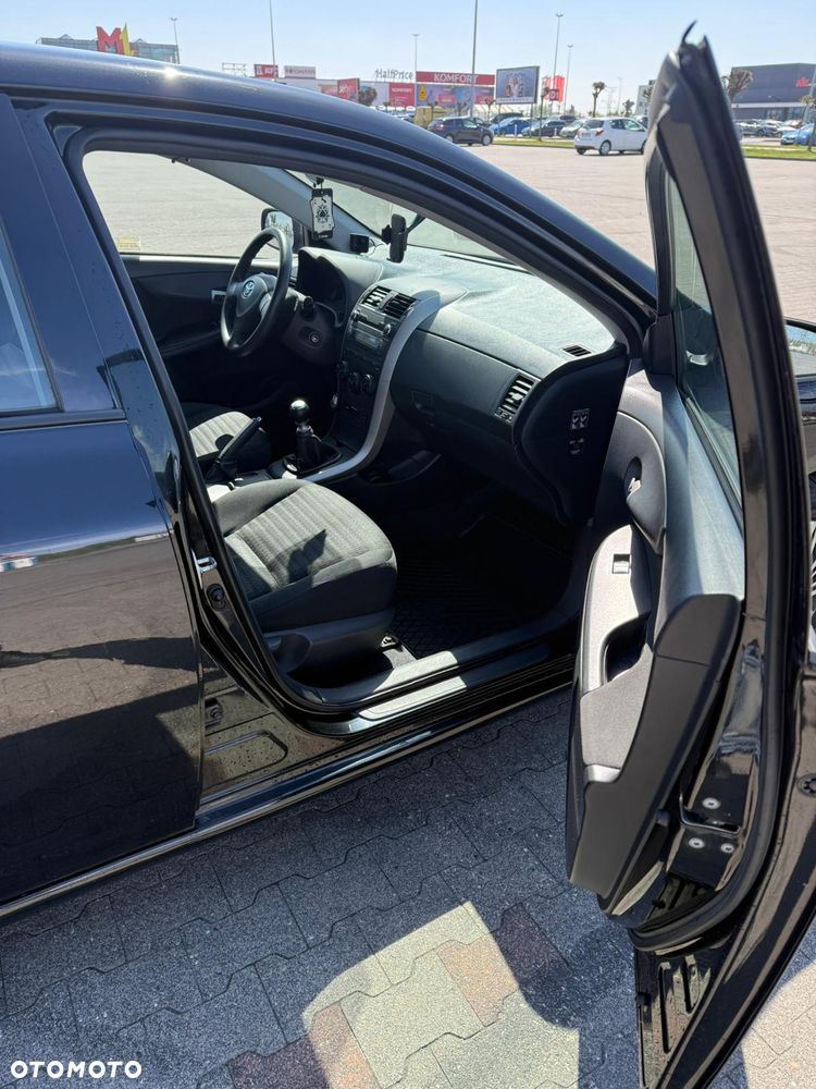 Toyota Corolla 1.6 Terra - 23