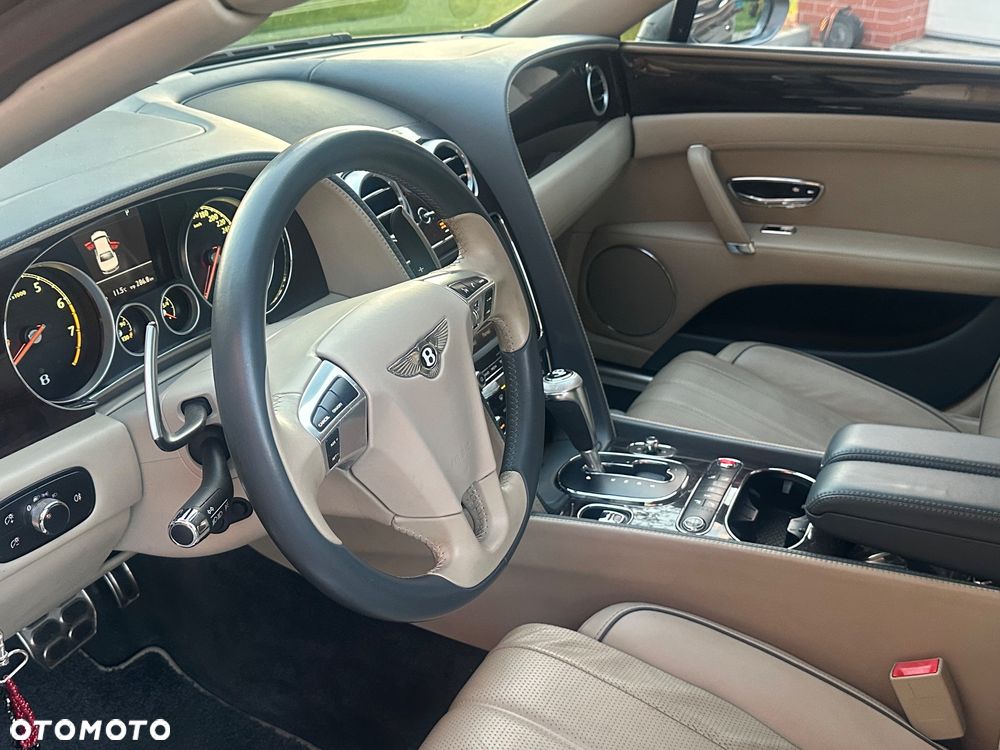 Bentley Flying Spur V8 Mulliner - 16