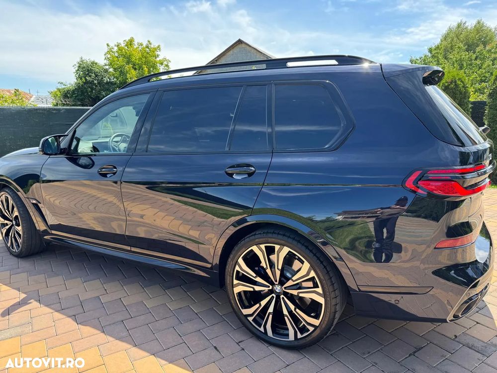 BMW X7 M60i xDrive AT MHEV - 15