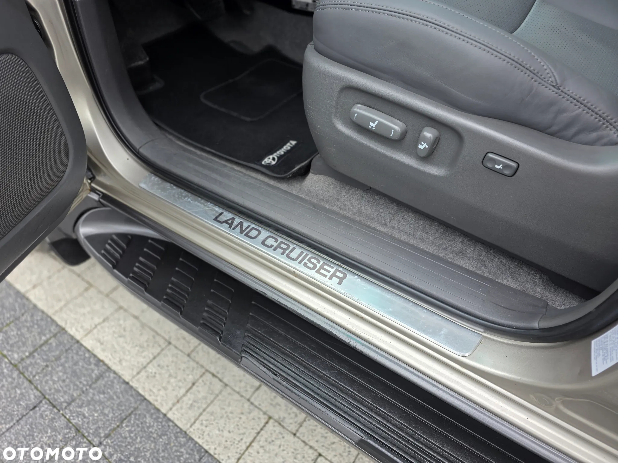 Toyota Land Cruiser 3.0 D Sol Platinium - 24