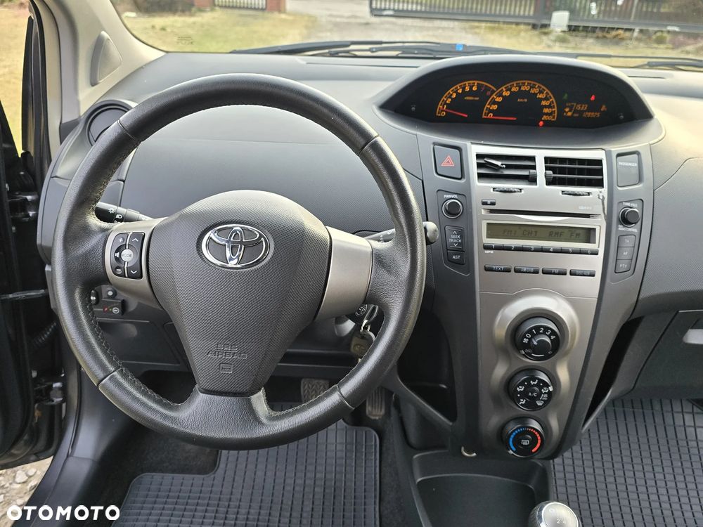 Toyota Yaris 1.33 Luna - 14