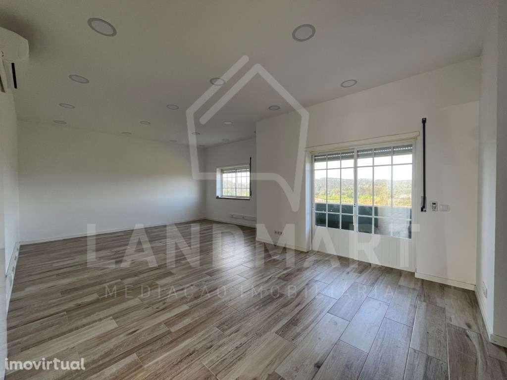 Loja, Centro de Turquel - Grande imagem: 4/8