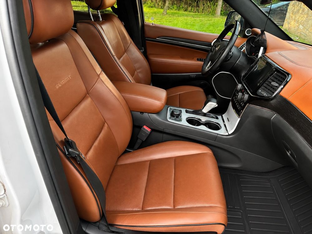 Jeep Grand Cherokee 5.7 V8 HEMI Overland Summit - 33