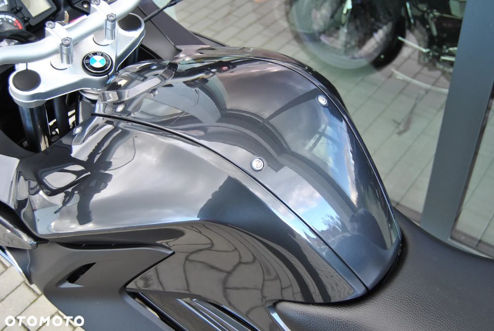 BMW F - 27