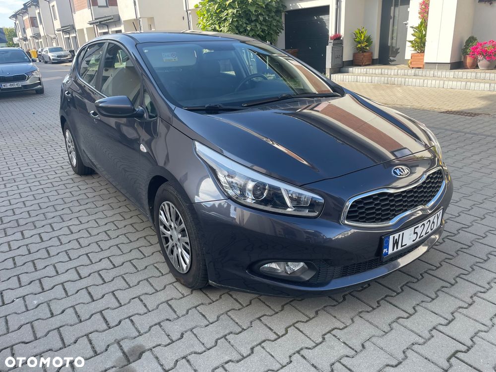 Kia Ceed 1.6 CRDi 115 ISG Vision - 32