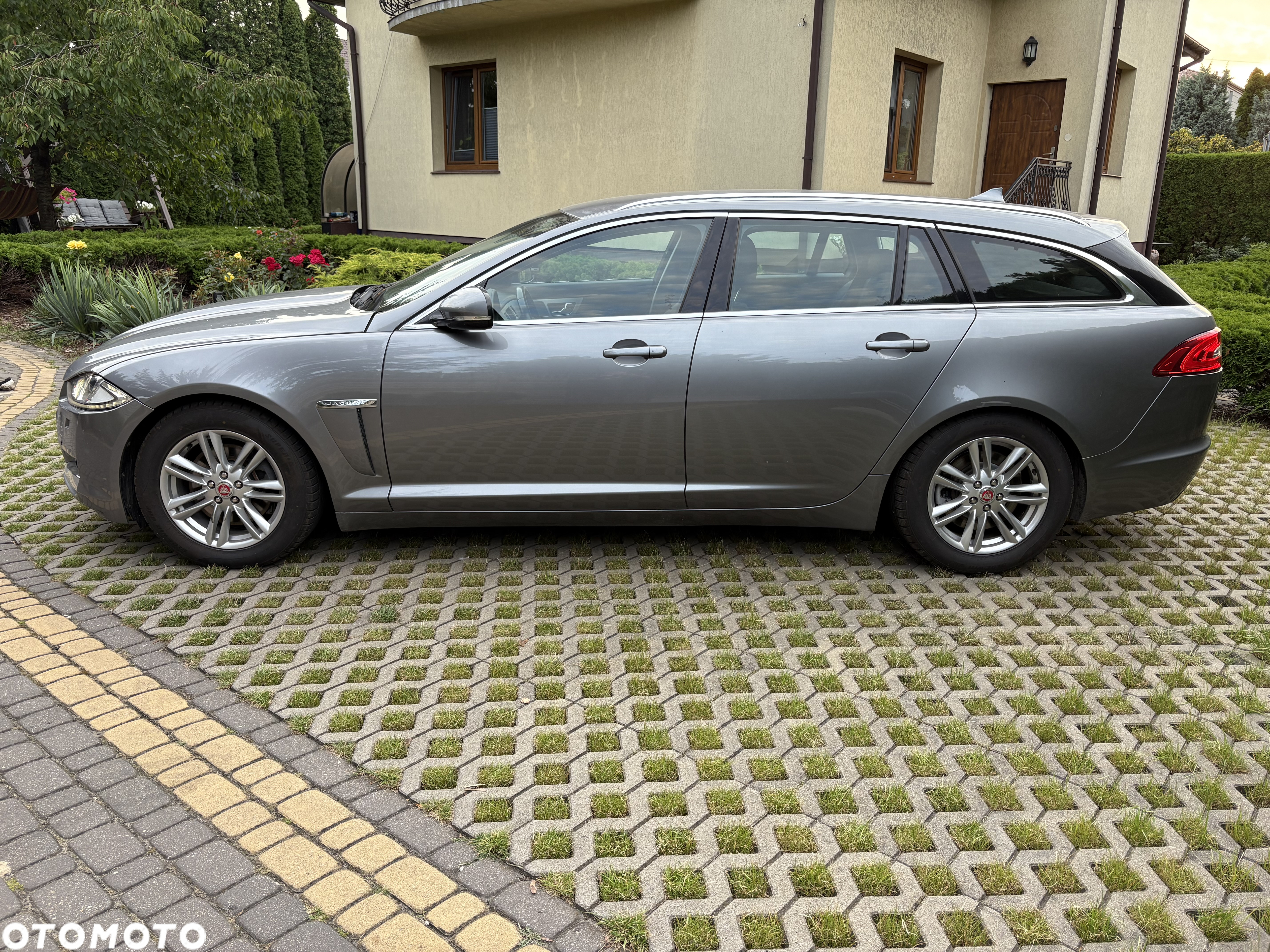 Jaguar XF 2.2 D Luxury - 4