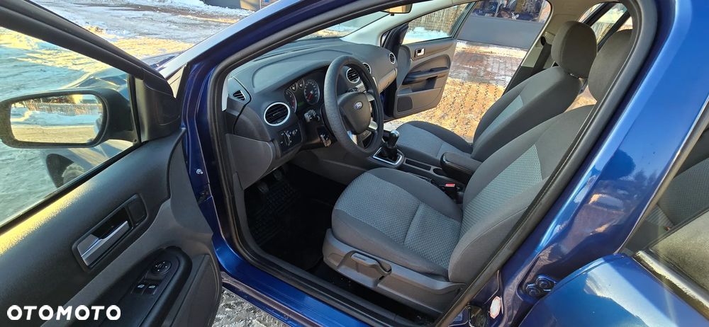 Ford Focus 1.6 16V Sport - 9