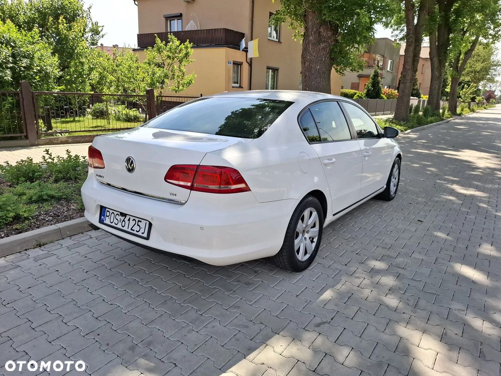 Volkswagen Passat 1.6 TDI Trendline - 4
