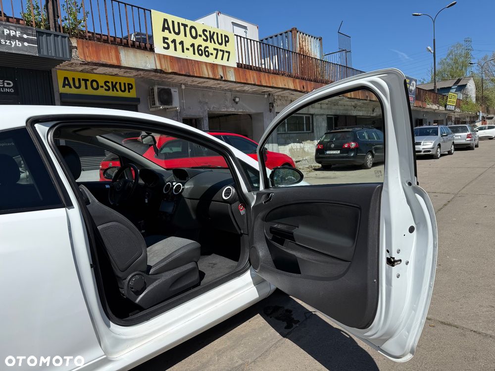 Opel Corsa 1.4 16V Cosmo - 8