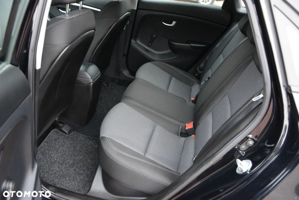 Hyundai i30 1.6 CRDI Fifa World Cup Edition - 31