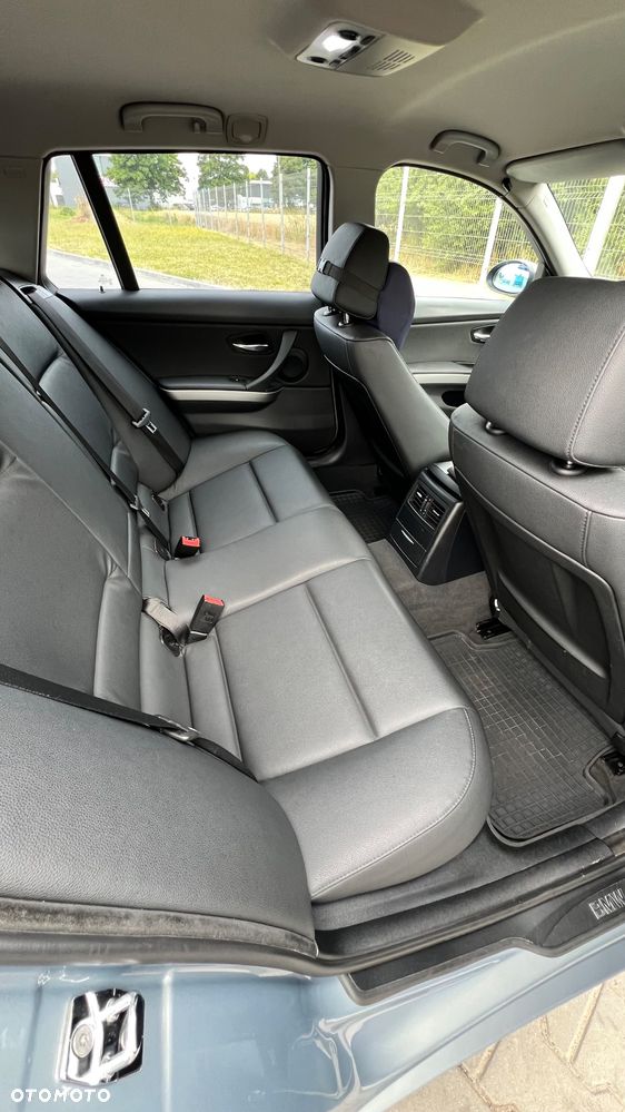 BMW Seria 3 320d DPF - 12