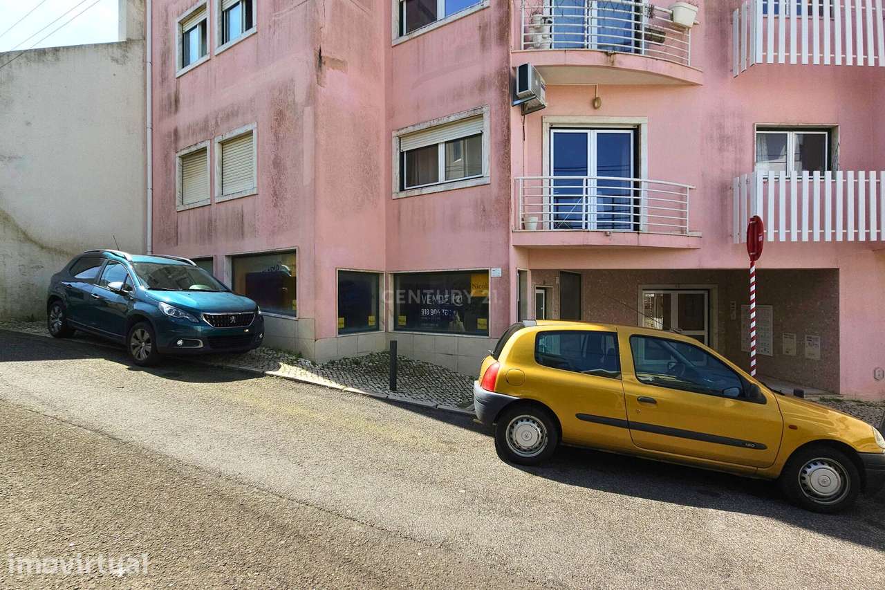 Loja Algés com 330 m2 - Grande imagem: 3/30