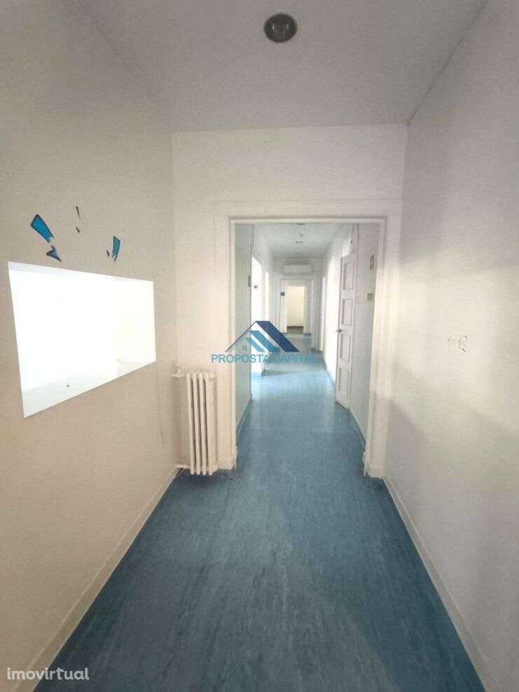 Escritório com 7 salas - Ar Condicionado - Copa - 3 Wc - Grande imagem: 4/25