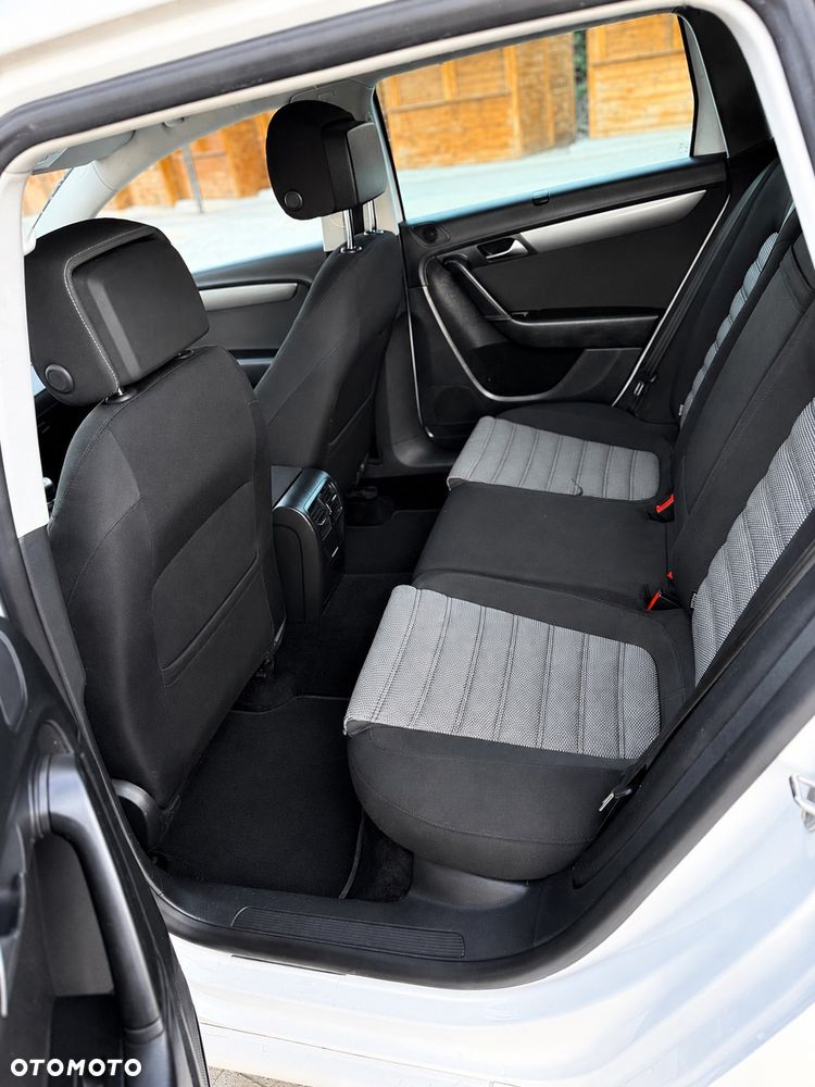 Volkswagen Passat 2.0 TDI Highline - 11