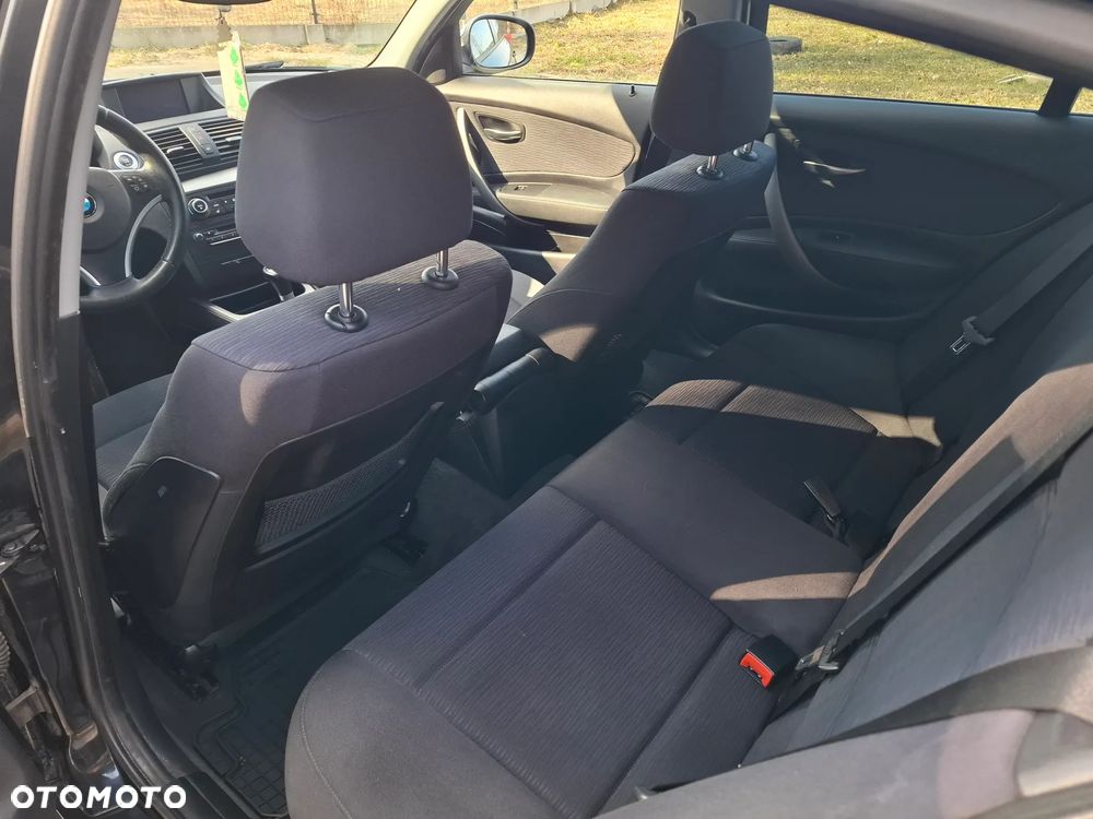 BMW Seria 1 118d DPF - 11