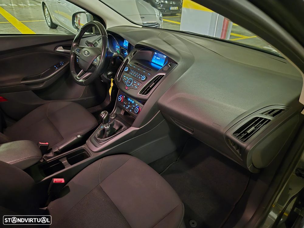 Ford Focus SW 1.5 TDCi EcoBlue Active - 31