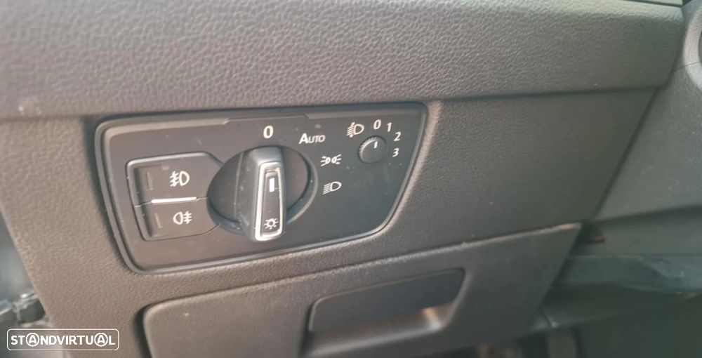 VW Passat Variant 2.0 TDi Confortline - 17